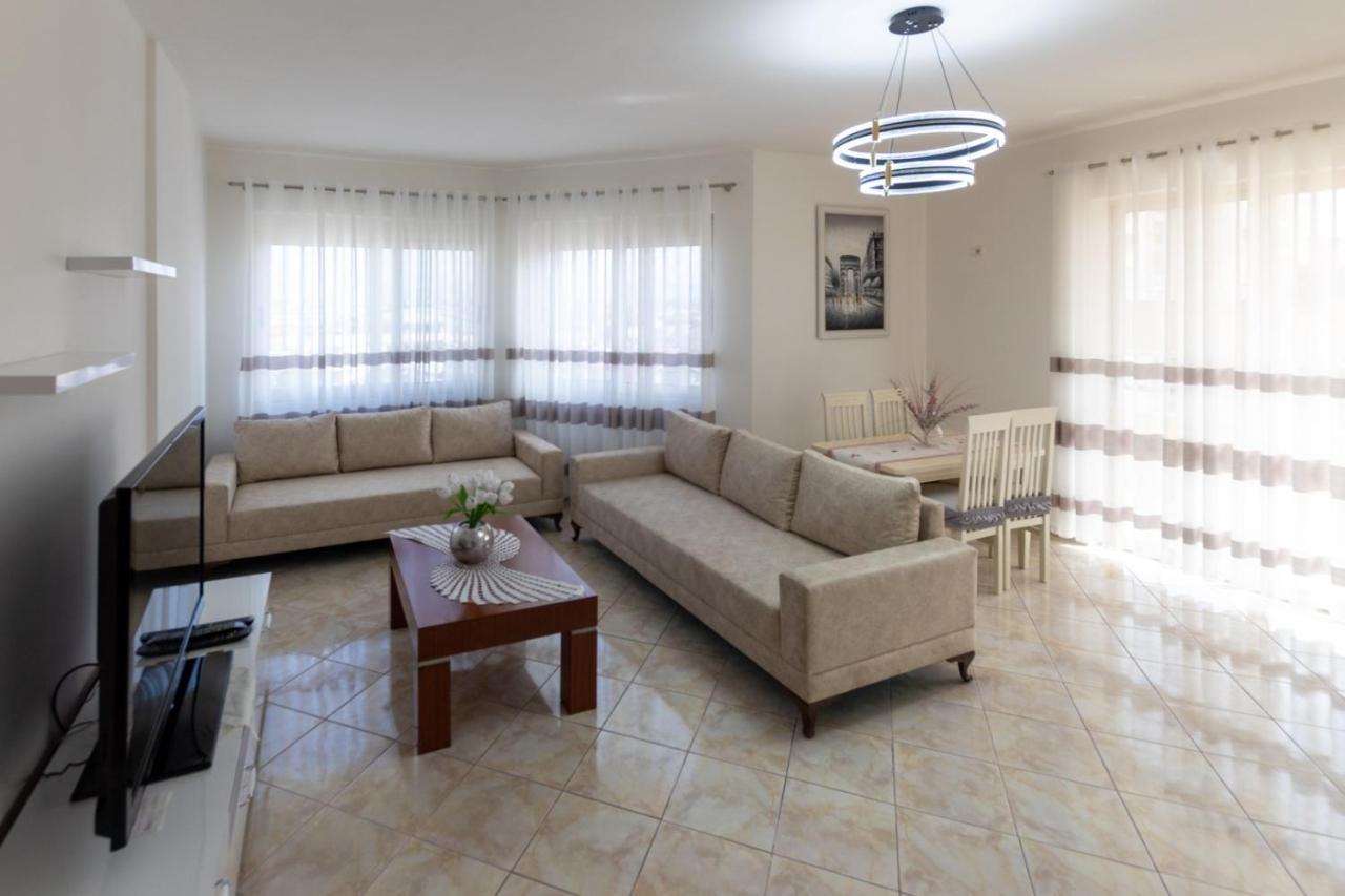 Spacious 2 Bedroom Apartment In Durres Beach Luaran gambar