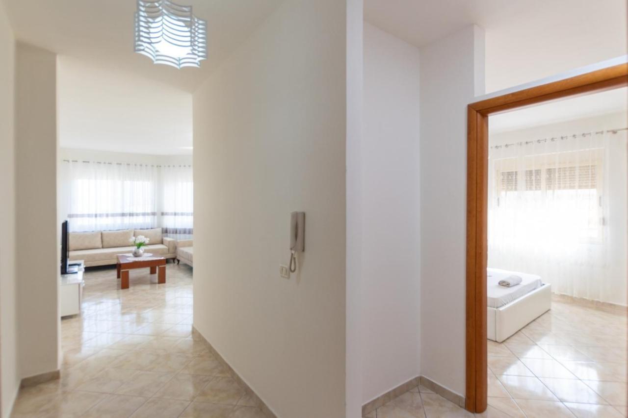 Spacious 2 Bedroom Apartment In Durres Beach Luaran gambar