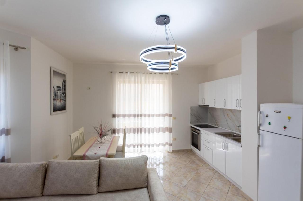 Spacious 2 Bedroom Apartment In Durres Beach Luaran gambar