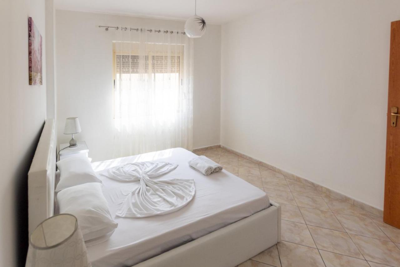 Spacious 2 Bedroom Apartment In Durres Beach Luaran gambar