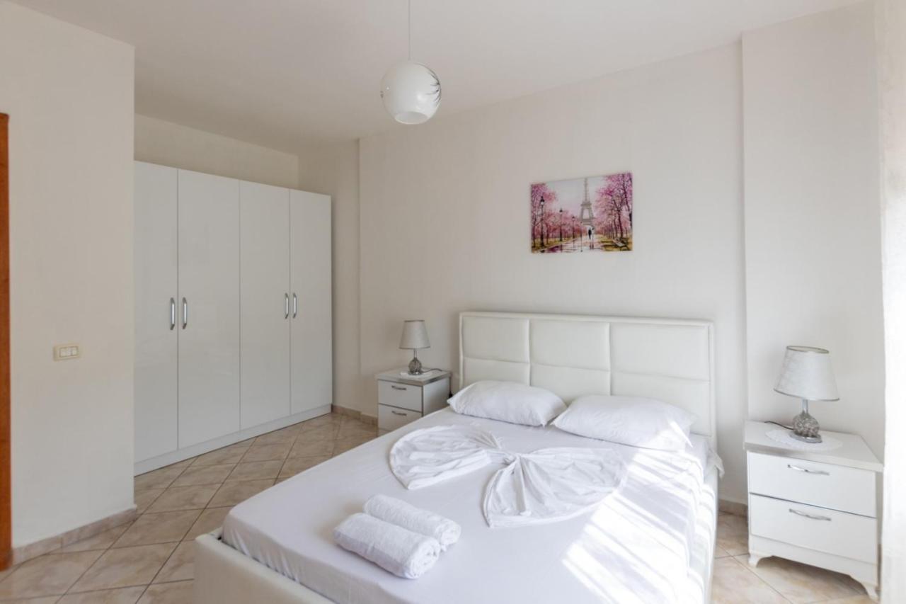 Spacious 2 Bedroom Apartment In Durres Beach Luaran gambar